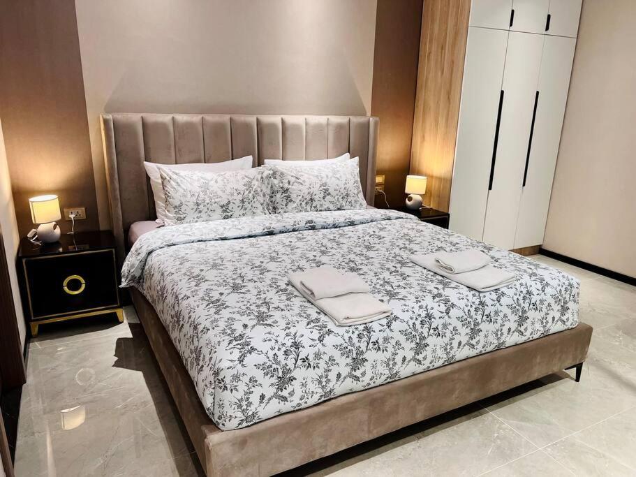 Glory กลอรี่คอนโด Apartamento *